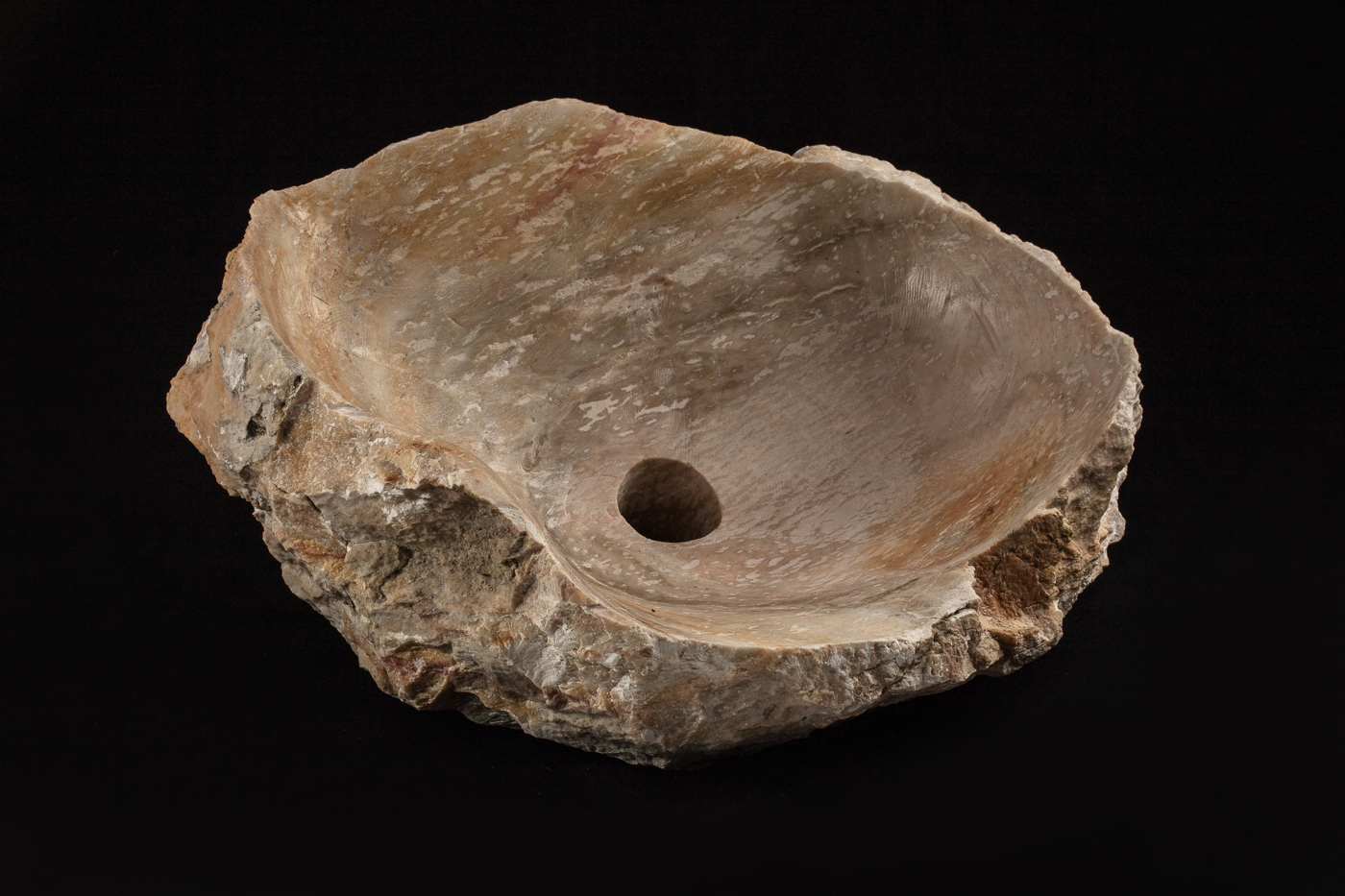 Lavamanos de piedra dorado